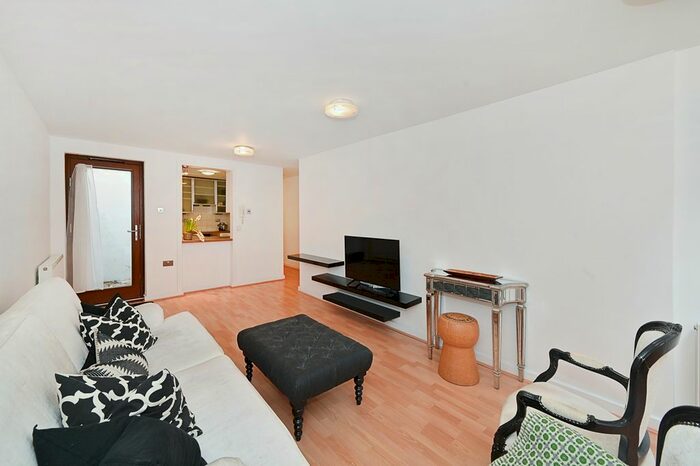 1 Bedroom Flat To Rent In Broadlands Road, Highgate, London, N6