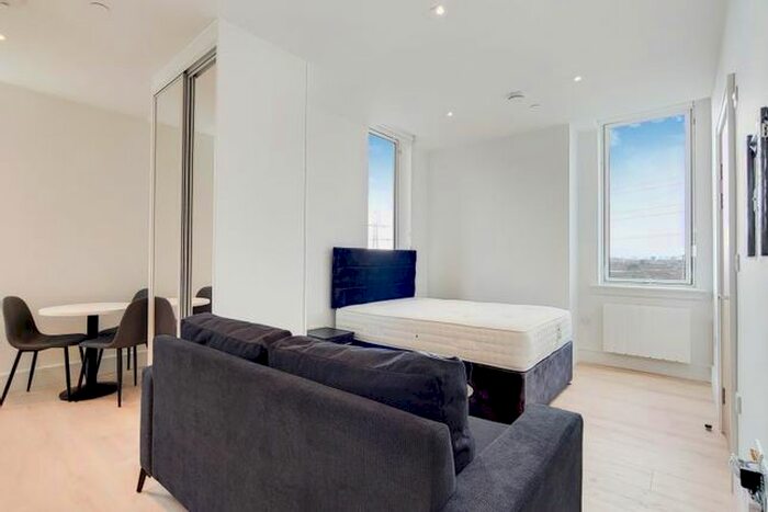 Studio To Rent In Becketts House, Ilford Hill, IG1