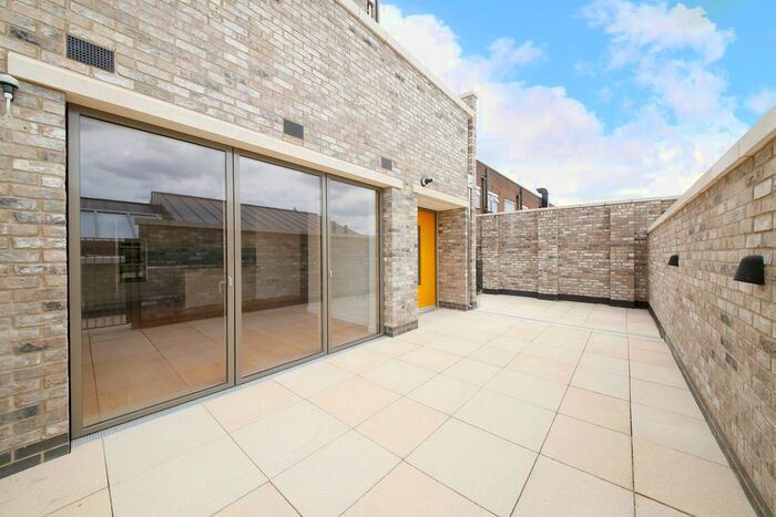 2 Bedroom Flat To Rent In Croxted Road, Dulwich, London SE21