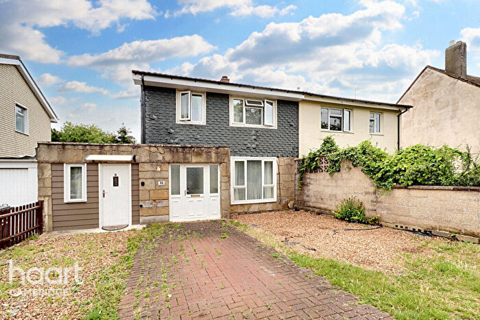 4 Bedroom Semi Detached House For Sale In Byron Square, Cambridge, CB2