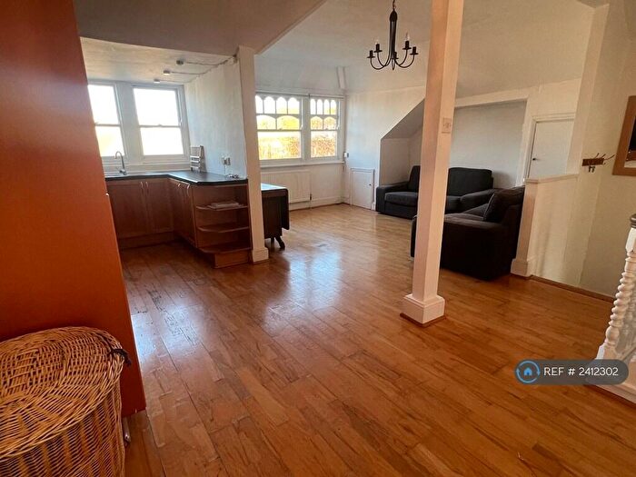 2 Bedroom Flat To Rent In Talbot Road, London, N6