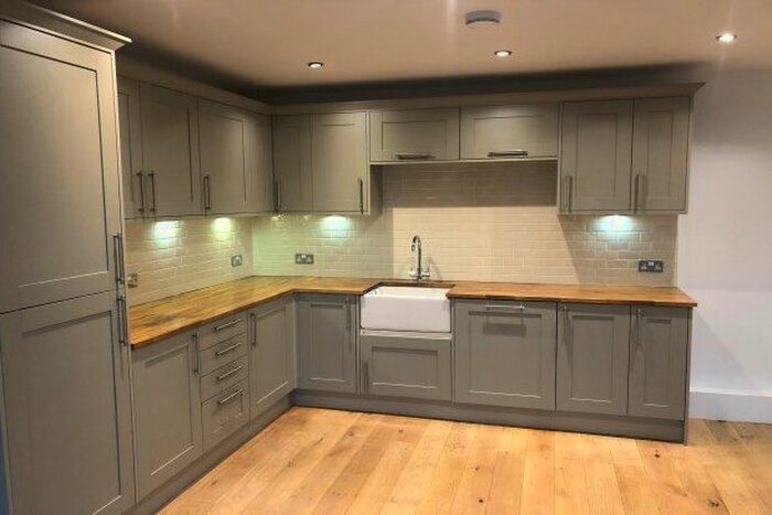 Studio To Rent In Hatchlands Road, Redhill, RH1