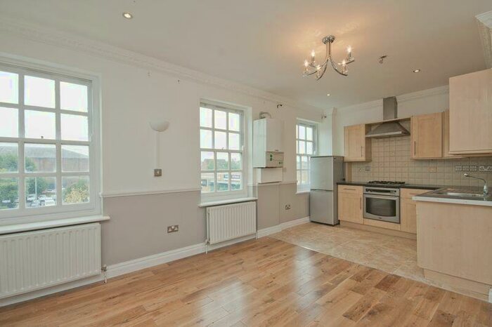 2 Bedroom Flat To Rent In Charrington House, Cephas Avenue, London, E1