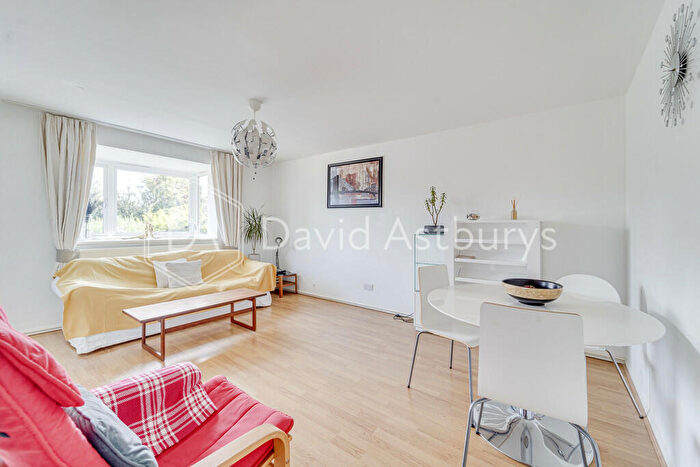 2 Bedroom Apartment To Rent In Shurland Avenue, East Barnet, Barnet, EN4