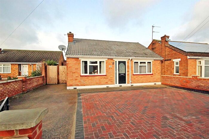 2 Bedroom Bungalow For Sale In Garnith Close, Kempston, Bedford, Bedfordshire, MK42
