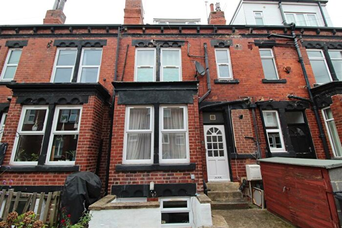 1 Bedroom Apartment To Rent In Back Roman Place, Roundhay, Leeds, LS8