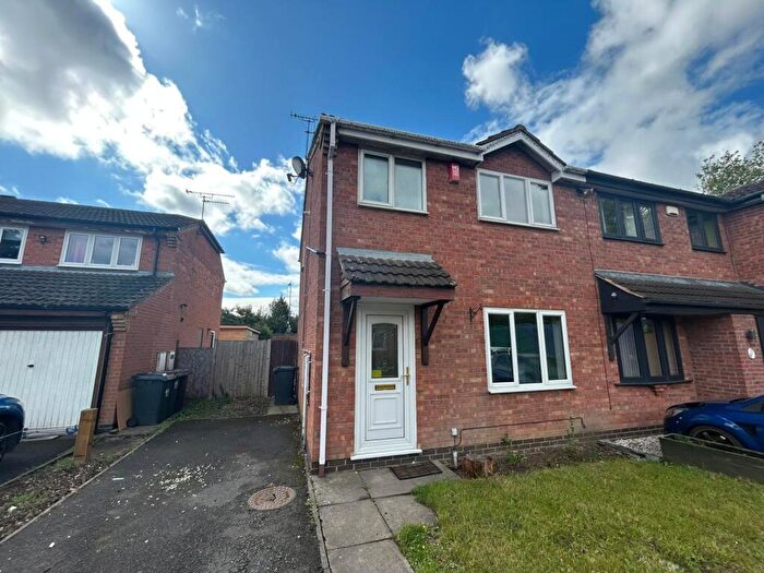 3 Bedroom Semi-Detached House To Rent In Cozens Close, Bedworth, Warwickshire, CV12