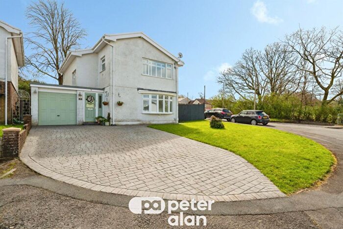 4 Bedroom Detached House For Sale In The Hollins, Neath, SA11