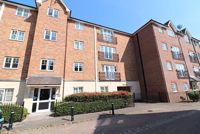 2 Bedroom Flat To Rent In Caspian Way, Purfleet On Thames, RM19