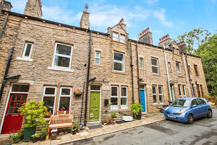 4 Bedroom Terraced House For Sale In Chapel Avenue, Hebden Bridge, HX7