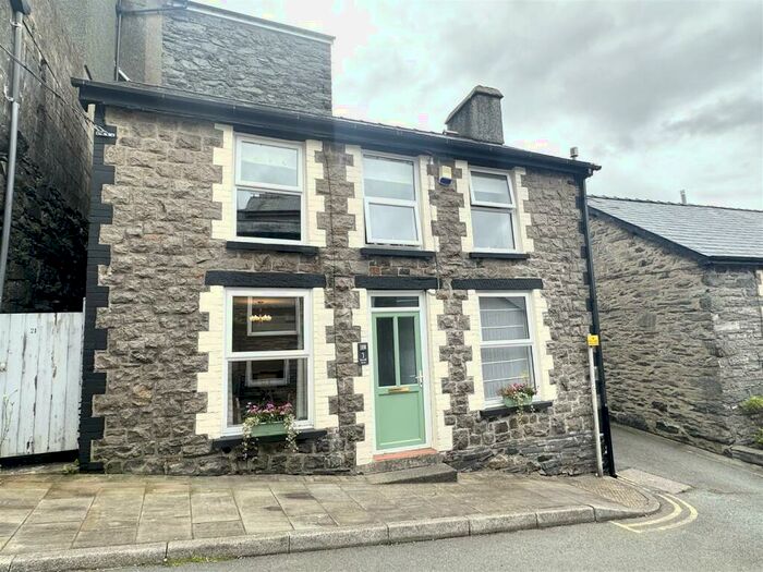 3 Bedroom Cottage For Sale In Bowydd Street, Blaenau Ffestiniog, LL41