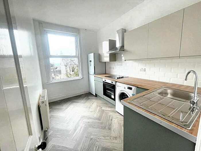3 Bedroom Apartment To Rent In Lockyer Road, Apt, Plymouth, PL3