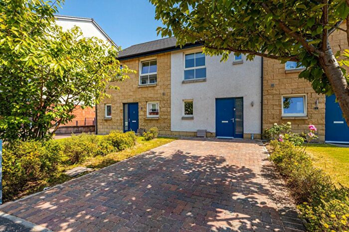 2 Bedroom Terraced House For Sale In Inchgarvie Loan, Oatlands, Glasgow City, G5