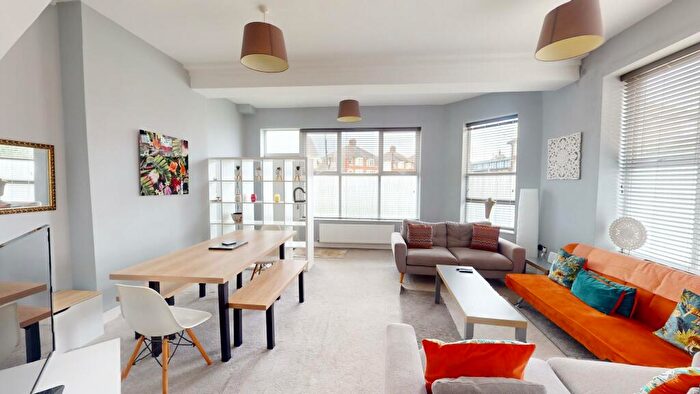 3 Bedroom Town House To Rent In Ely Road, Llandaff, Cardiff, CF5