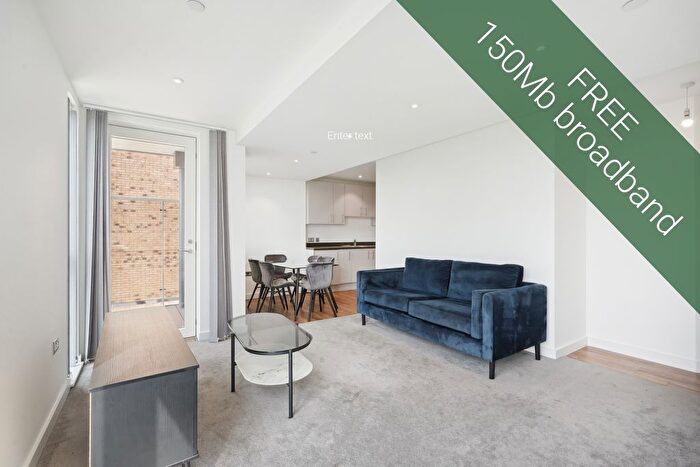 2 Bedroom Flat To Rent In Stylus Place, Hayes, UB3