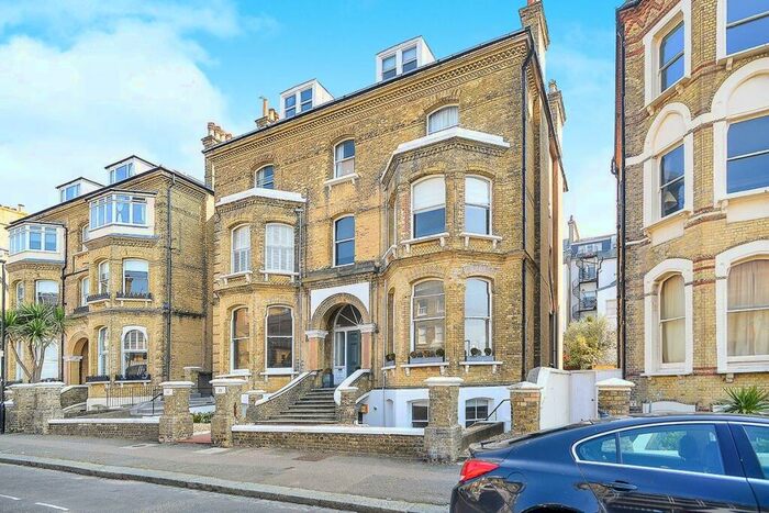 2 Bedroom Flat To Rent In Second Avenue, Hove, East Sussex, BN3