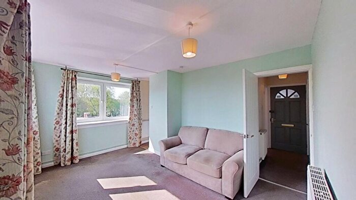 1 Bedroom Flat To Rent In Redbraes Grove, Edinburgh, Midlothian, EH7