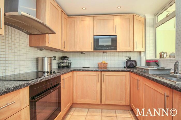 3 Bedroom End Of Terrace House To Rent In Paston Crescent, Lee, SE12