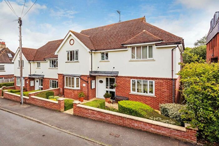2 Bedroom Apartment To Rent In Myrtle Road, Dorking, RH4