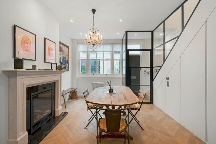 3 Bedroom Mews To Rent In Kynance Mews, London, SW7