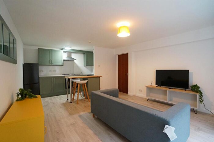 1 Bedroom Apartment To Rent In York Place, Bangor, LL57