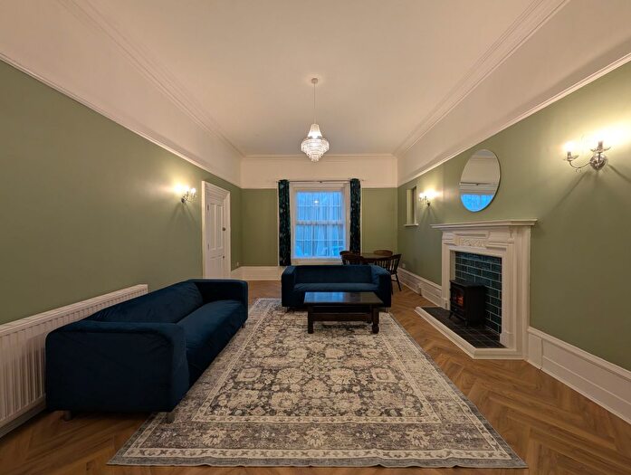 1 Bedroom Flat To Rent In Old Warwick Road, Olton, Solihull, B92