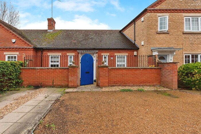 2 Bedroom Terraced Bungalow For Sale In Lunchfield Court, Moulton, Northampton, NN3