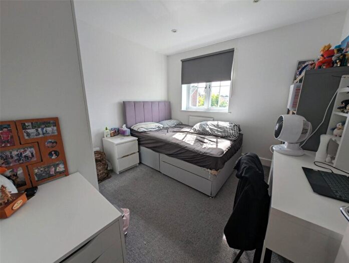 5 Bedroom Detached House For Sale In Collingwood Crescent, Guildford, Surrey, GU1