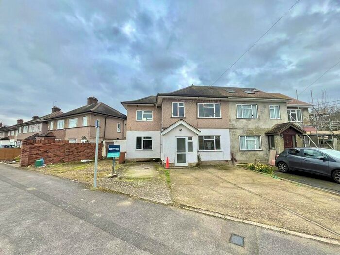 6 Bedroom Property To Rent In Bradenham Road, Hayes, UB4