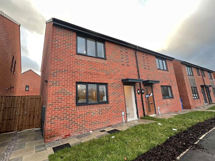 3 Bedroom Semi-Detached House To Rent In Poppy Lane, Salford, M6