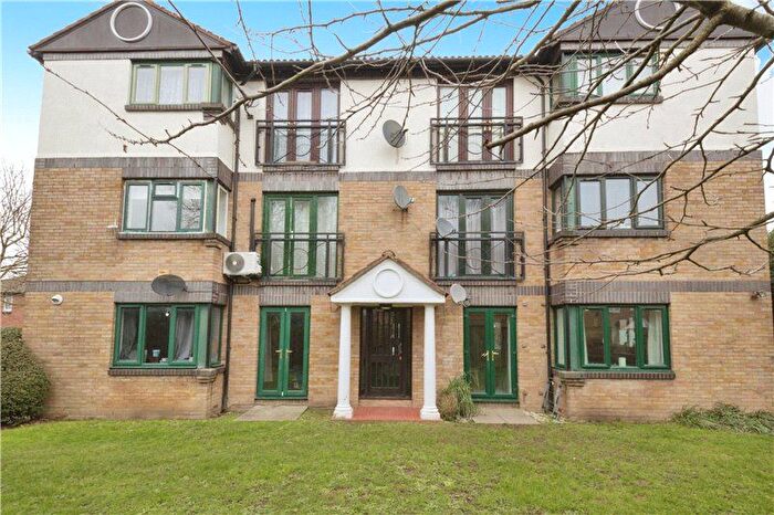 2 Bedroom Flat For Sale In Courtauld Close, London, SE28