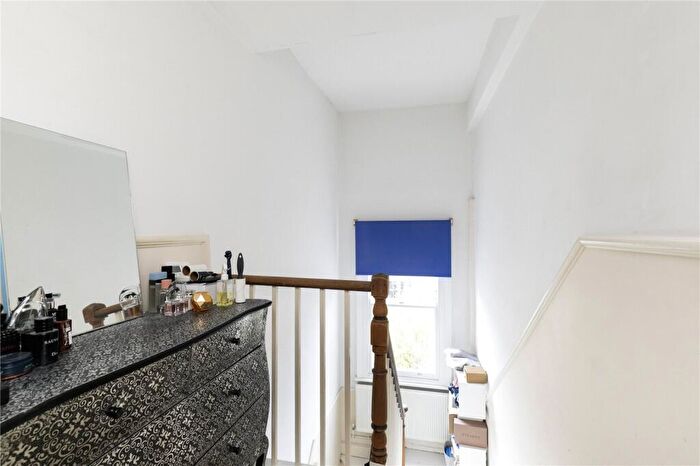 1 Bedroom Apartment To Rent In Benwell Road, London, N7