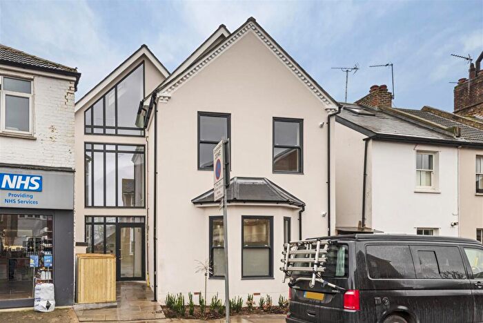 2 Bedroom Flat To Rent In Canbury Park Road, Kingston Upon Thames, KT2