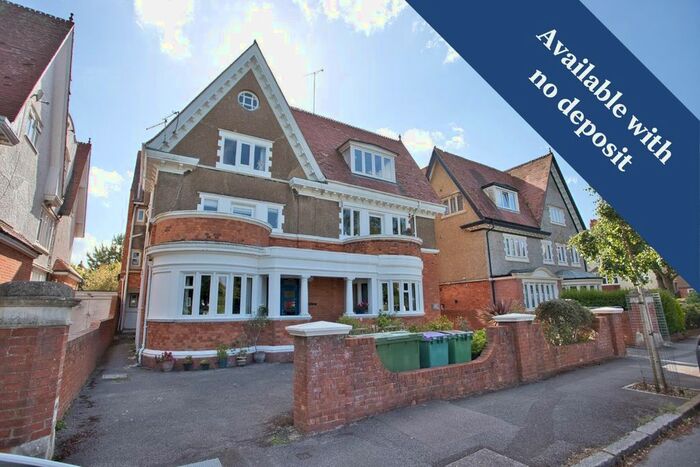 2 Bedroom Flat To Rent In Grimston Gardens, Folkestone, CT20