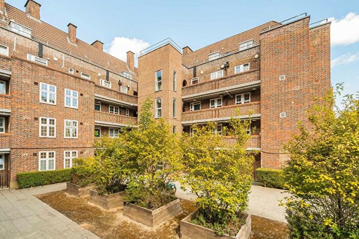 3 Bedroom Flat For Sale In Tilson Gardens, Brixton, SW2