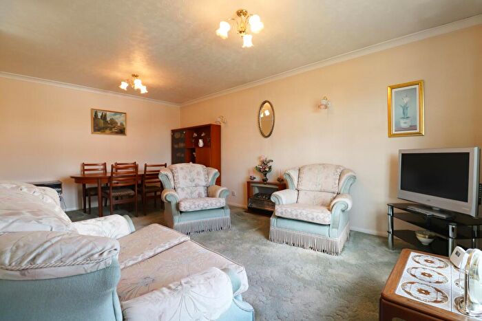 2 Bedroom Bungalow For Sale In Lark Rise, Scotter, Gainsborough, DN21