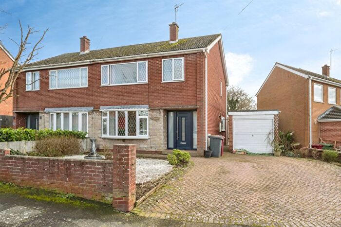 3 Bedroom Semi Detached House For Sale In Ottawa Road, Scunthorpe, DN17