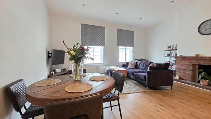 2 Bedroom Apartment For Sale In Bull Street, Southam, CV47