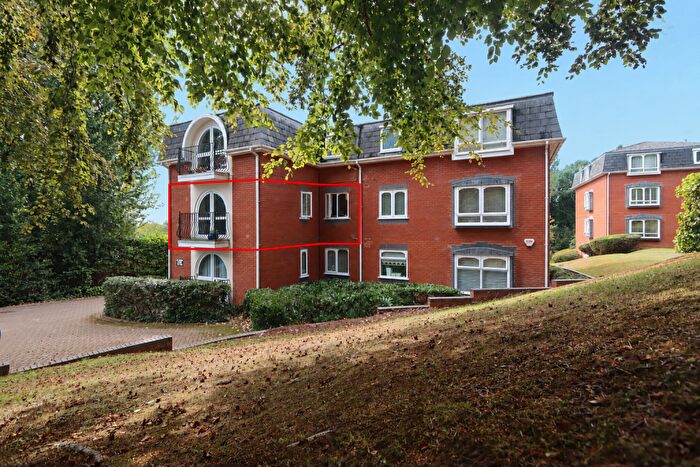 2 Bedroom Flat For Sale In Oldnall Road, Kidderminster, DY10