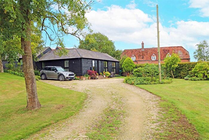 3 Bedroom House For Sale In Shabbington, Buckinghamshire, HP18