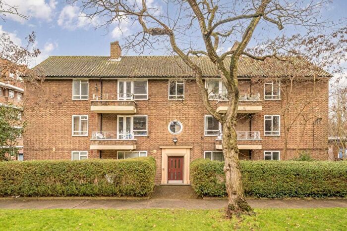 3 Bedroom Flat To Rent In Townshend Estate, St, John's Wood, NW8