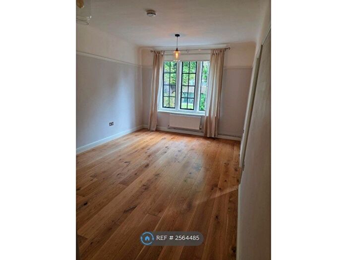 2 Bedroom Flat To Rent In Hillsborough Court, London, NW6