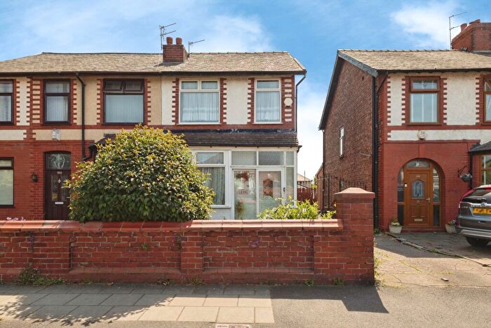 3 Bedroom Semi Detached House For Sale In Droylsden Road, Audenshaw, Manchester, Greater Manchester, M34