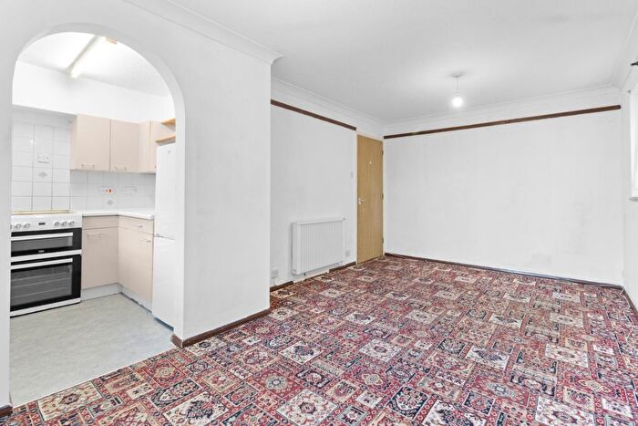 2 Bedroom Flat For Sale In Church Road, Crowborough, East Sussex, TN6