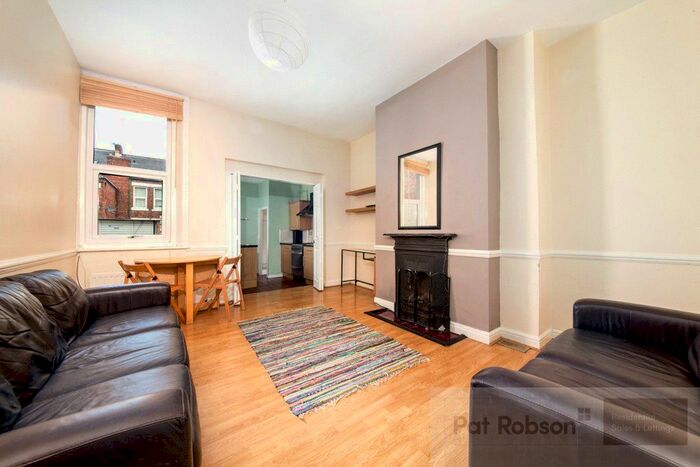 2 Bedroom Flat To Rent In Glenthorn Road, West Jesmond, Newcastle Upon Tyne, NE2