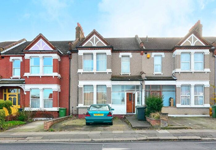 4 Bedroom Terraced House To Rent In Hazelbank Road, Catford, London, SE6