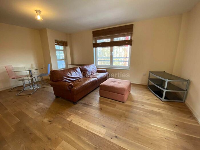 2 Bedroom Apartment To Rent In Meadow View, Naples Street, M4