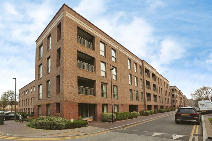 2 Bedroom Flat For Sale In Adenmore Road, London, London, SE6