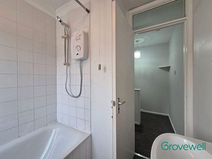 1 Bedroom Maisonette To Rent In St. Thomas Court, Bury, BL9