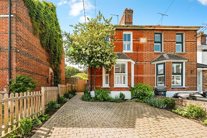 3 Bedroom Semi-Detached House For Sale In Cores End Road, Bourne End, SL8